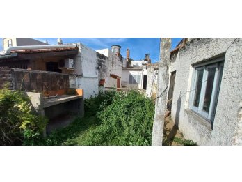 VENDO CASA A REFACCIONAR EN CALLE SALTA