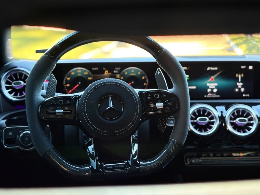 MERCEDES BENZ A250 AMG-LINE