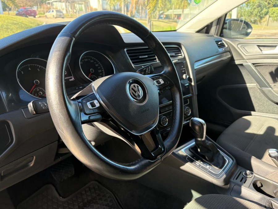 VOLKSWAGEN Golf Comfortline 1.4L TSI DQ