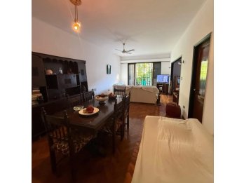 VENDE HERMOSA CASA CENTRICA