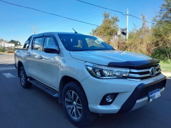 VENDO TOYOTA HILUX SRX