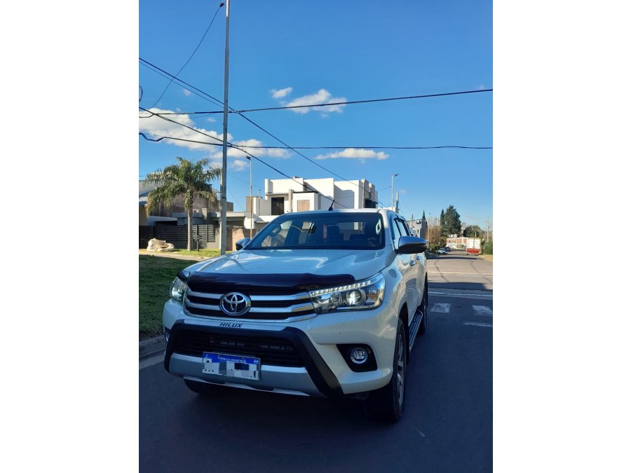 VENDO TOYOTA HILUX SRX