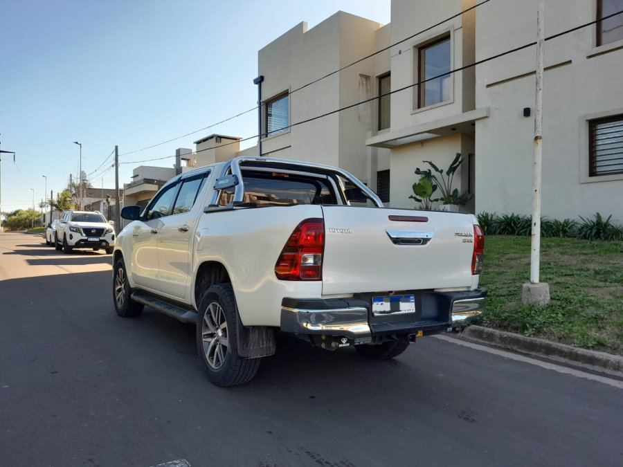 VENDO TOYOTA HILUX SRX
