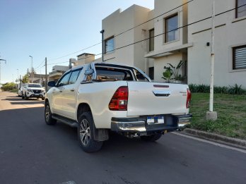VENDO TOYOTA HILUX SRX