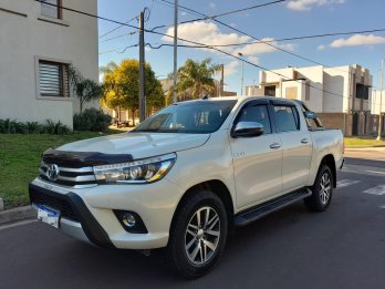 VENDO TOYOTA HILUX SRX