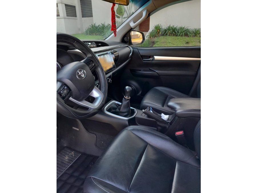 VENDO TOYOTA HILUX SRX