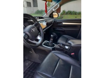 VENDO TOYOTA HILUX SRX