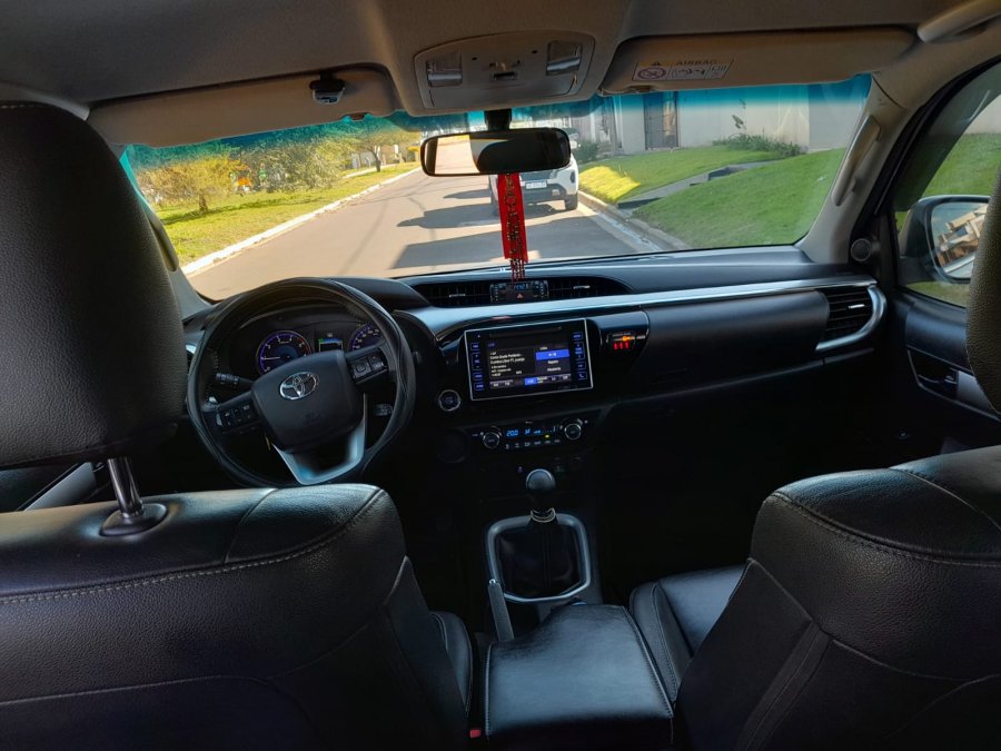 VENDO TOYOTA HILUX SRX