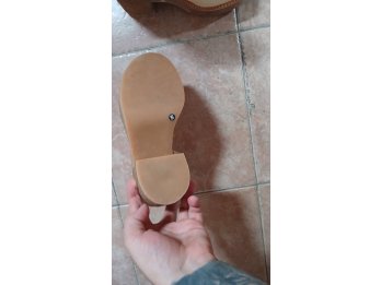 Botas cortas con cierre. Talle 35
