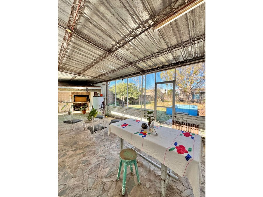 🏡✨ **CASA EN VENTA – AMPLIO TERRENO Y EXCELENTE CALIDAD