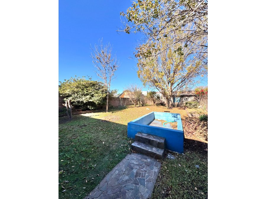 🏡✨ **CASA EN VENTA – AMPLIO TERRENO Y EXCELENTE CALIDAD