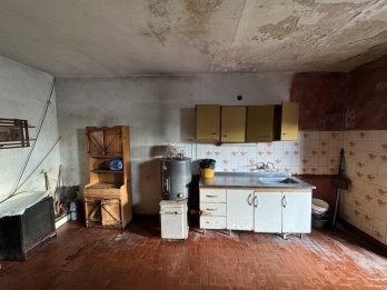 OPORTUNIDAD A REFACCIONAR - CASA ZONA DON BOSCO Y GRELLA