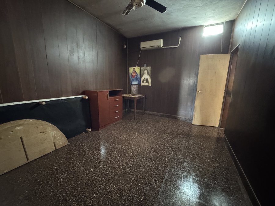 OPORTUNIDAD A REFACCIONAR - CASA ZONA DON BOSCO Y GRELLA