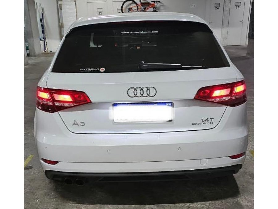 Audi A3 sportback 1.4 T FSI 5 puertas.IMPECABLE.-