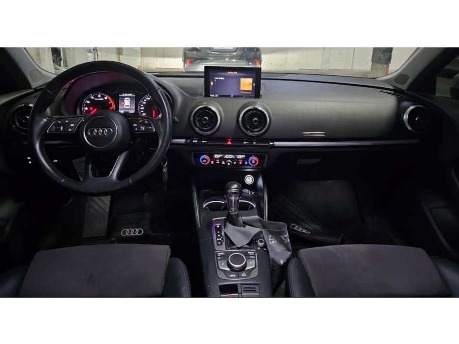 Audi A3 sportback 1.4 T FSI 5 puertas.IMPECABLE.-