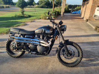 TRIUMPH STREET SCRAMBLER 900. GRAN OPORTUNIDAD..-