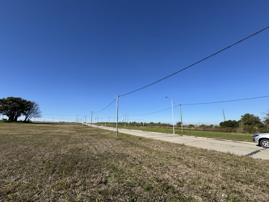 Lote 450 m² | Todos los servicios | Zona Triangular Oro Verd