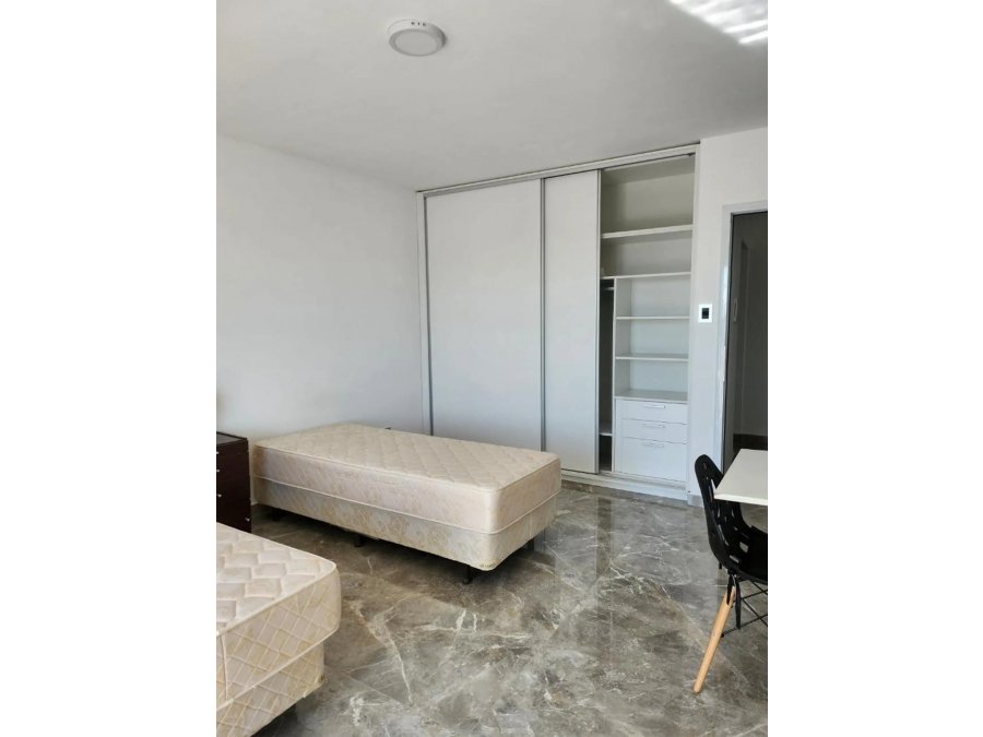 VENDO TRIPLEX ZONA THOMPSON