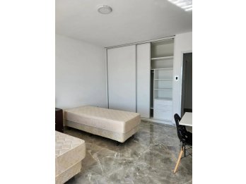 VENDO TRIPLEX ZONA THOMPSON
