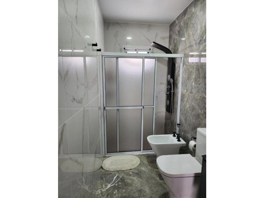 VENDO TRIPLEX ZONA THOMPSON
