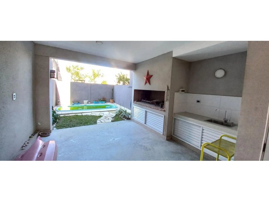 VENDO TRIPLEX ZONA THOMPSON