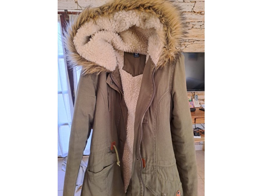 PARKA S/M. $ 15000