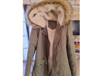 PARKA S/M. $ 15000