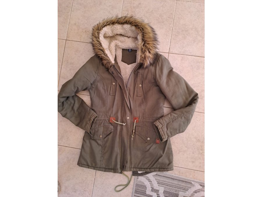 PARKA S/M. $ 15000