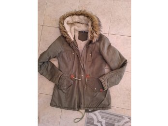 PARKA S/M. $ 15000