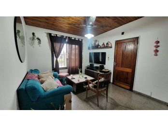 SE VENDE CASA 3 DORMITORIOS