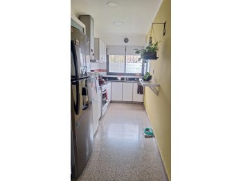 SE VENDE CASA 3 DORMITORIOS