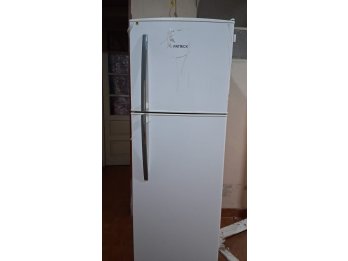 HELADERA $ 80000