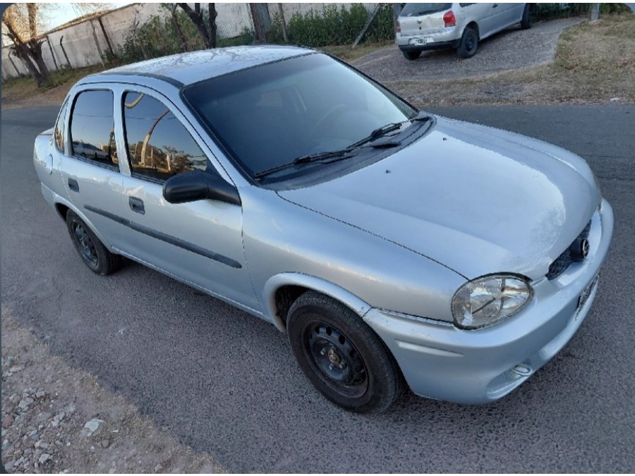 Corsa super pack muy bueno 4 cubiertas nuevas