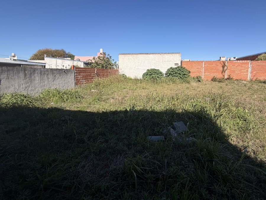 VENDO TERRENO 600 M² con edificación– Av. Eslovenia e Illia