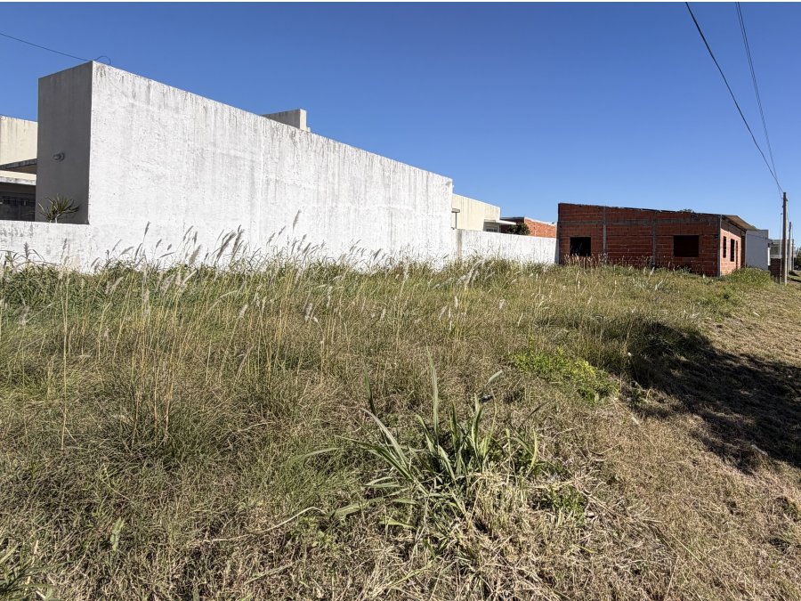 VENDO TERRENO 600 M² con edificación– Av. Eslovenia e Illia