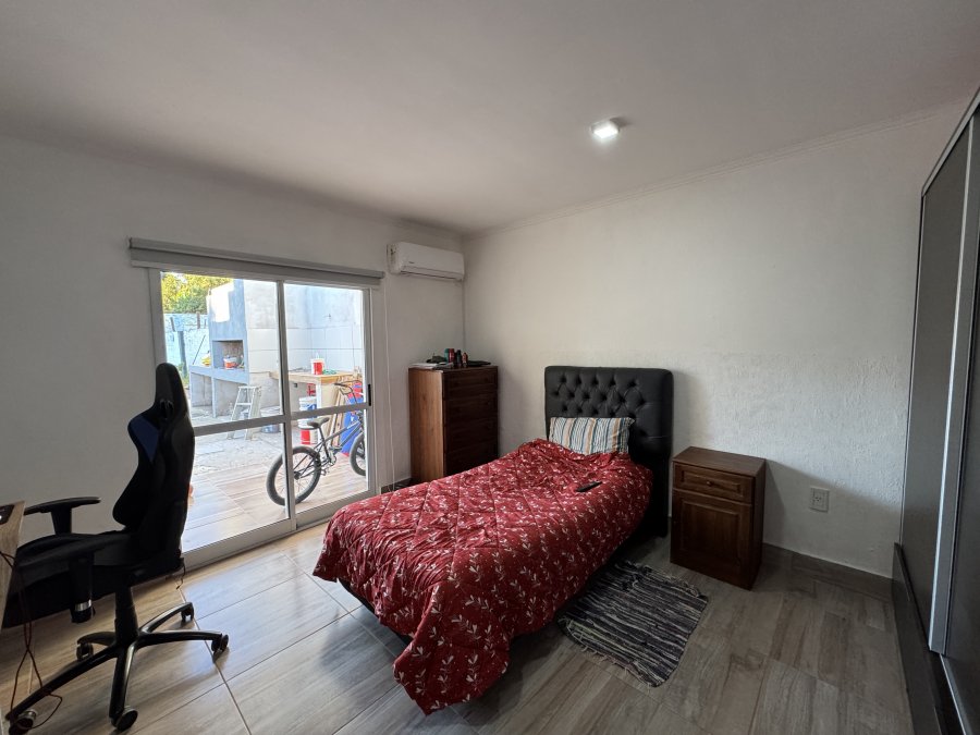 SE VENDE CASA DE 3 DORMITORIOS MODERNA ZONA THOMPSON