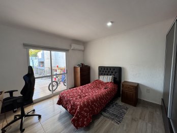 SE VENDE CASA DE 3 DORMITORIOS MODERNA ZONA THOMPSON