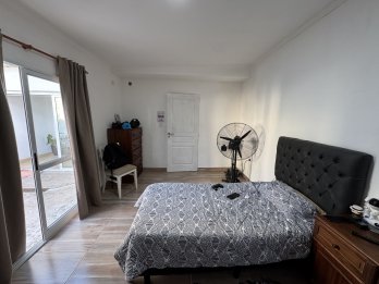 SE VENDE CASA DE 3 DORMITORIOS MODERNA ZONA THOMPSON