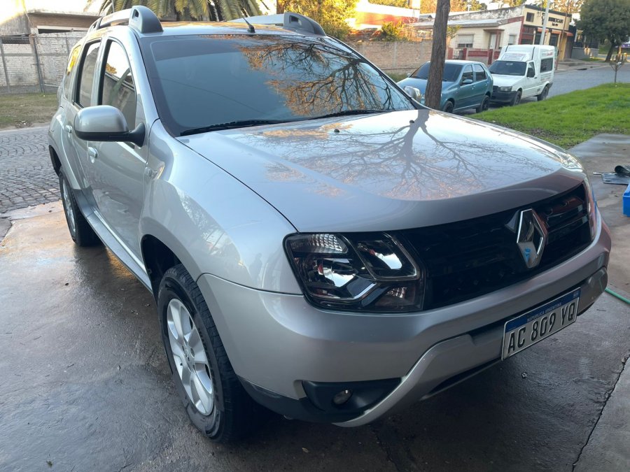 Duster 1.6 2018 89.000km. Vendo o permuto mayor-menor