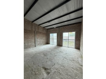 Francia y Borges - Casa a refaccionar + Lote lateral en Venta