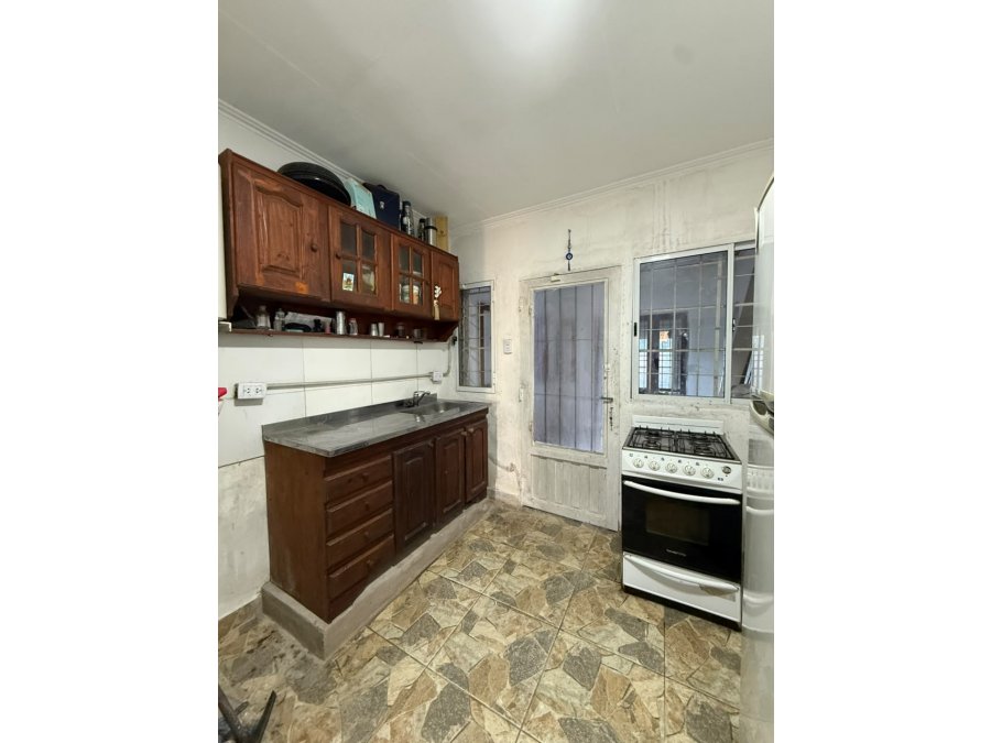 Francia y Borges - Casa a refaccionar + Lote lateral en Venta