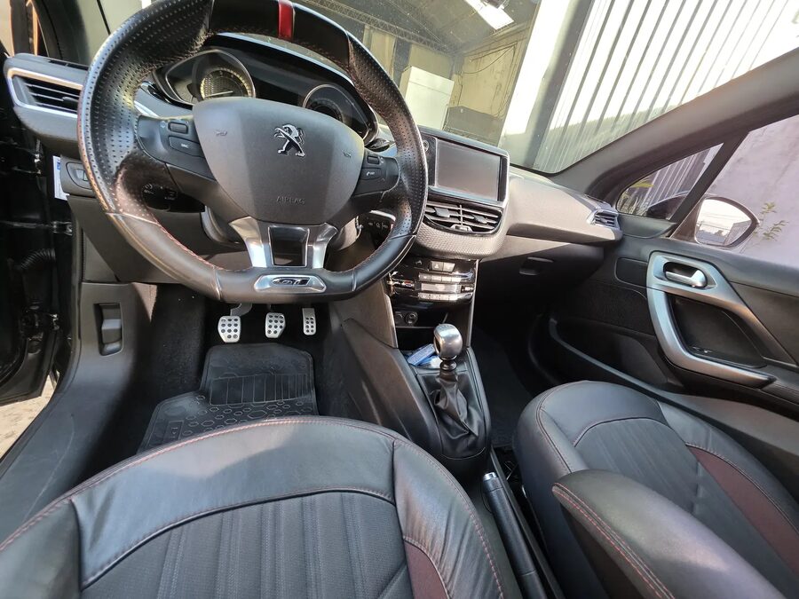 Peugeot 208 GT Frances 2016