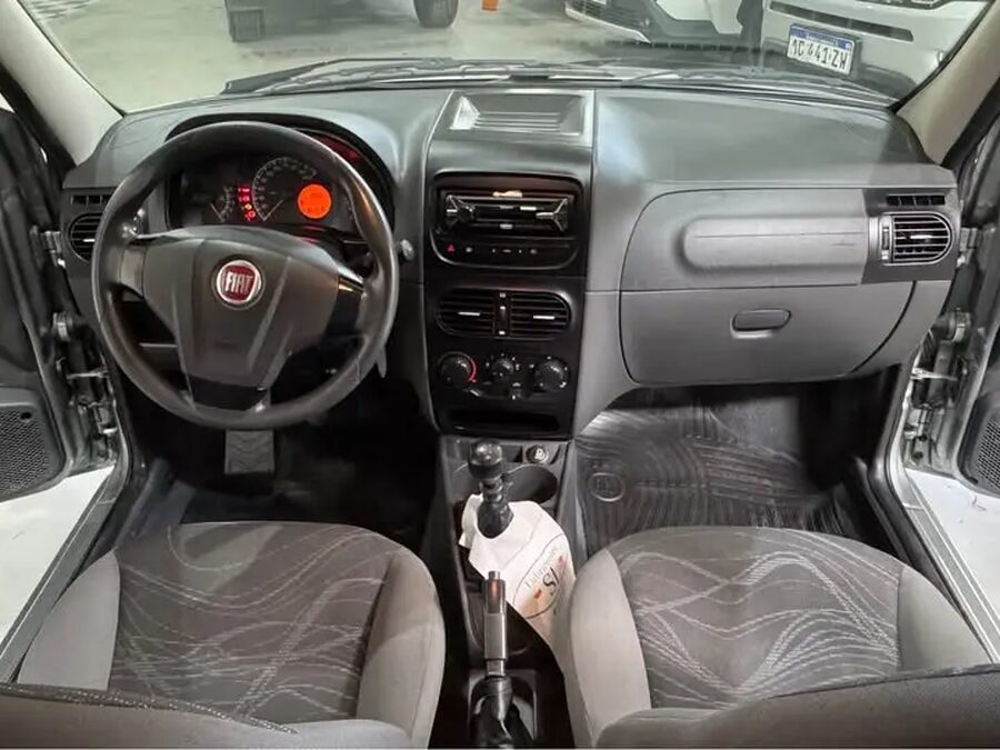 Fiat siena 2015
