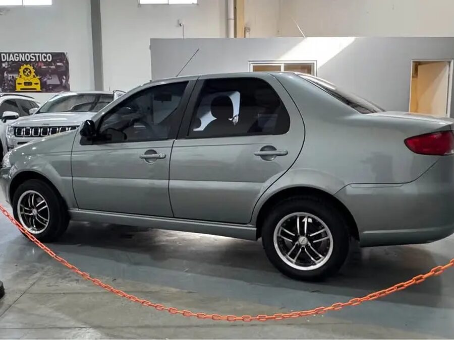 Fiat siena 2015