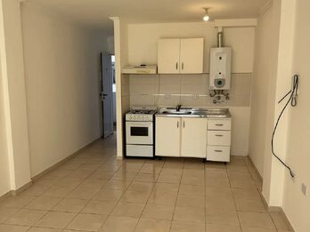 SE ALQUILA MONOAMBIENTE IRIGOYEN 128