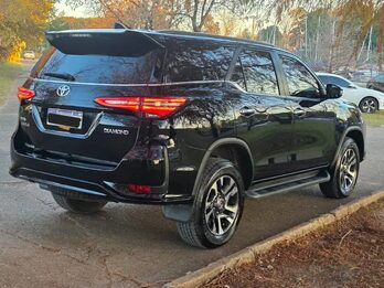 VENDO SW4 DIAMOND 2025 CON 20 MIL KM