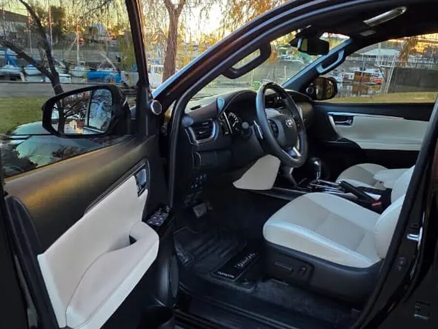 VENDO SW4 DIAMOND 2025 CON 20 MIL KM