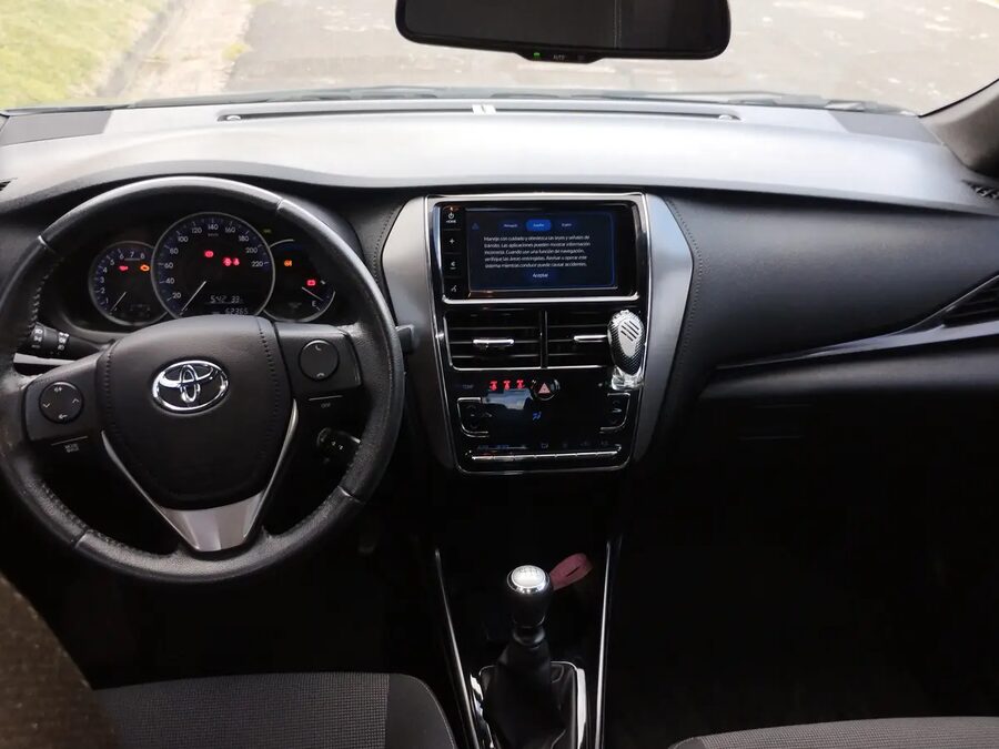 Vendo Toyota Yaris XLS. Recibo menor valor!