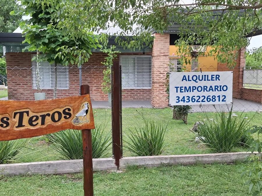 Alquilo Quinta en  Las Acacias.