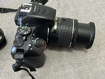 NIKON D5600 + Lente 18-55 VR + Batería Extra + Caja Original